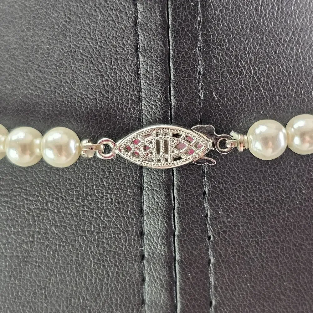 Vintage Faux Pearl Rhinestone Pendant Necklace Teardrop Drop Filigree Box Clasp